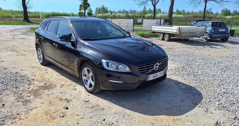 Volvo V60 cena 34700 przebieg: 212000, rok produkcji 2015 z Przysucha małe 46